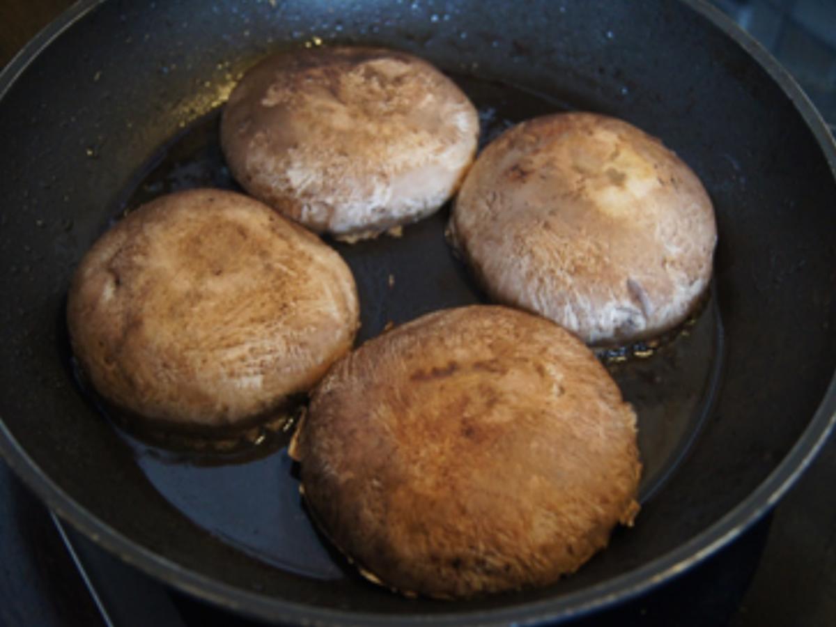 Fränkische Bratwurst mit Portobello und Petersilien-Kartoffeln - Rezept - Bild Nr. 9