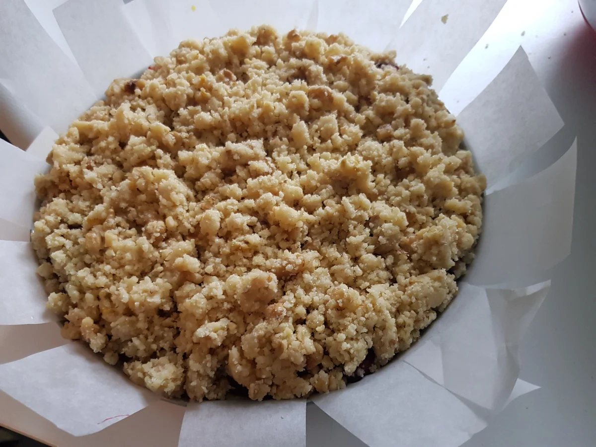 Knusperstreusel-Tarte mit Rum-Kirsch-Füllung - Rezept - Bild Nr. 13799