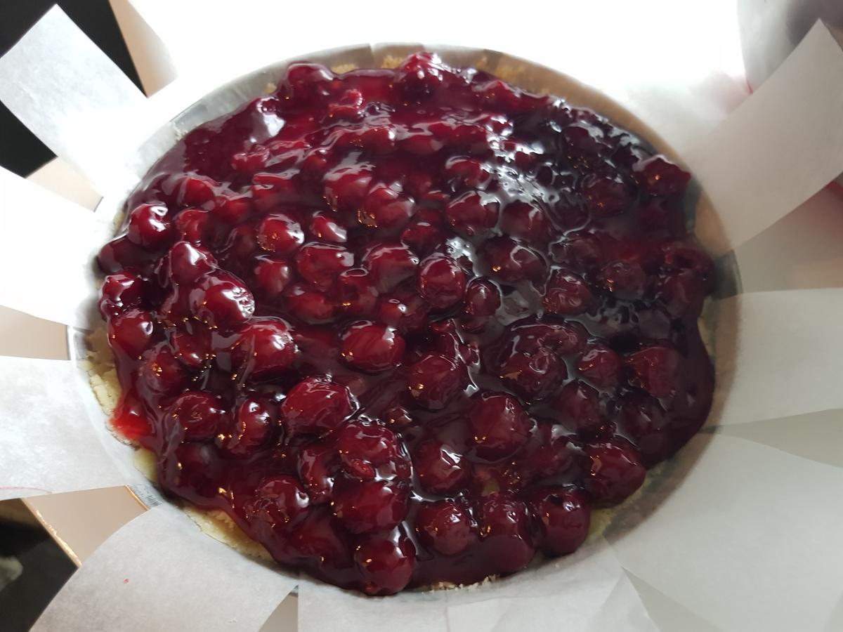 Knusperstreusel Tarte mit Rum Kirsch Füllung - einfach - von barbara62