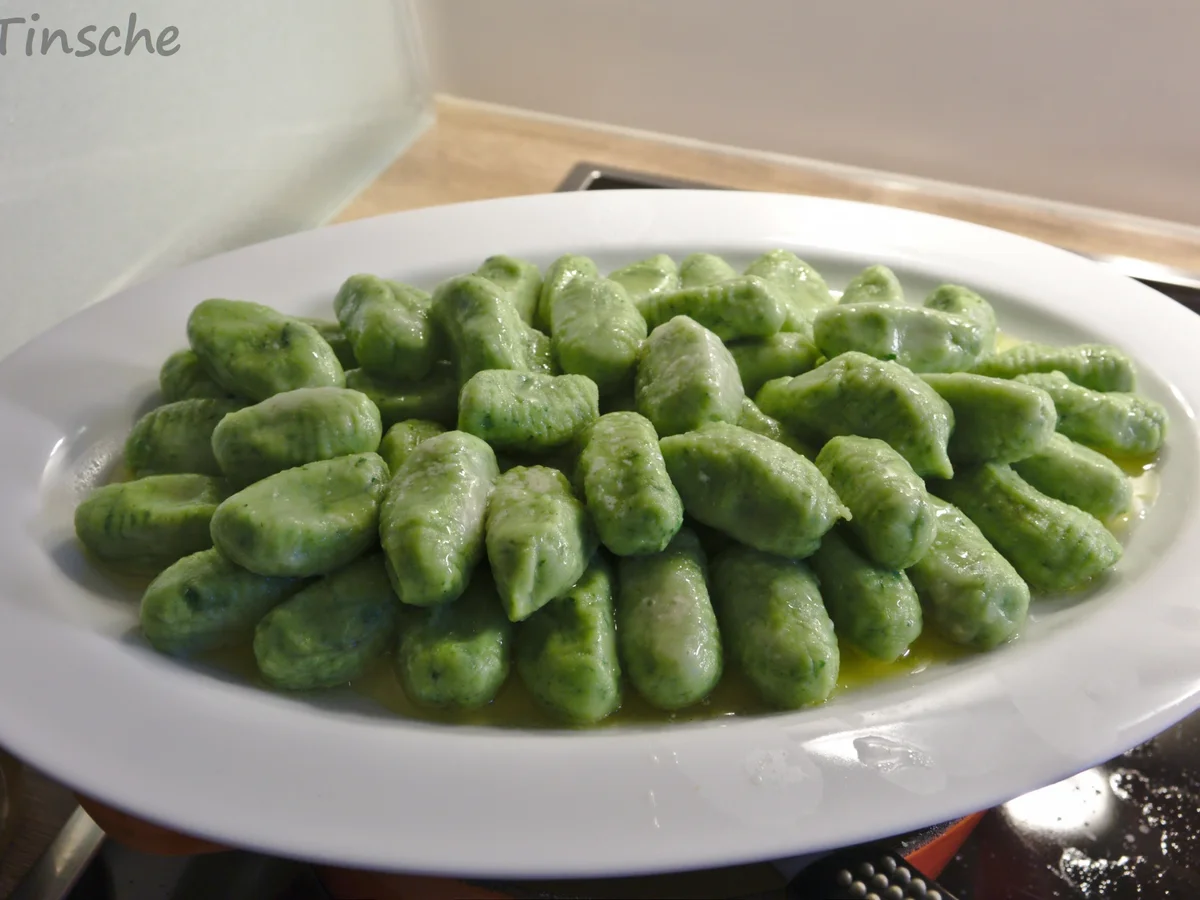 Spinat-Gnocchi mit puristischer Tomatensoße - Rezept - Bild Nr. 13805