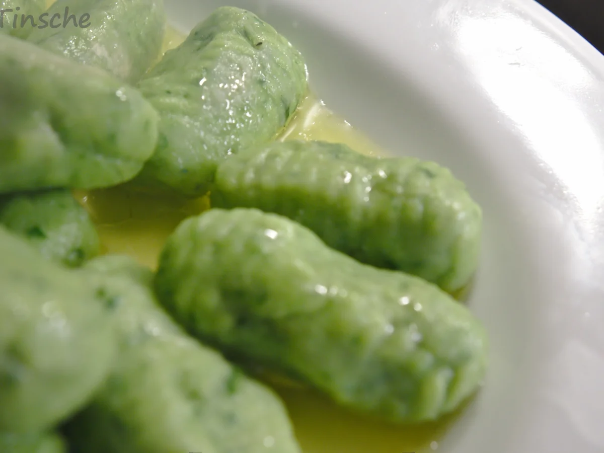 Spinat-Gnocchi mit puristischer Tomatensoße - Rezept - Bild Nr. 13806