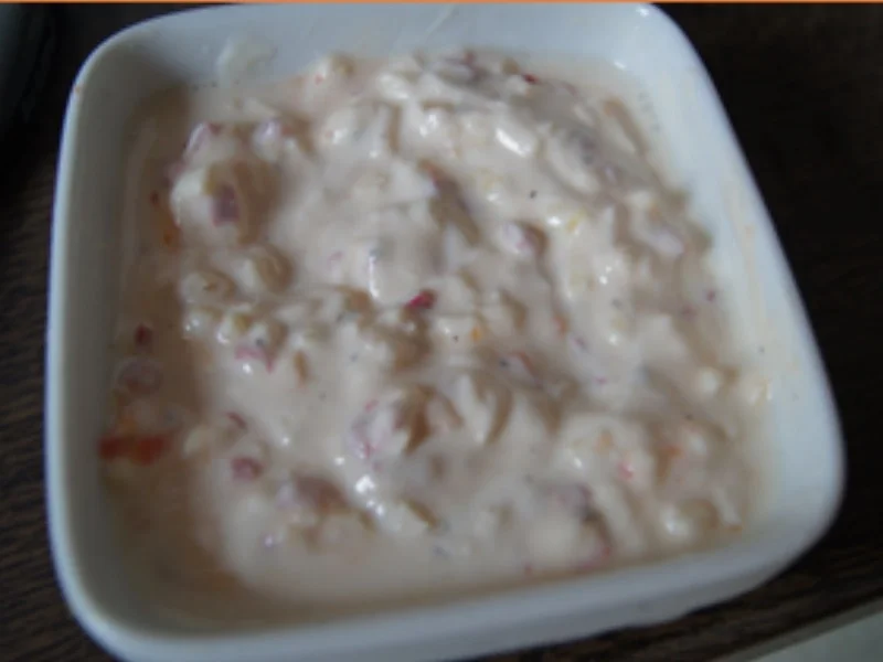 Grüner Spargel mit pikanten Jogurt, Vollkornbrot, Räucherlachs und pochierten Ei - Rezept - Bild Nr. 13807