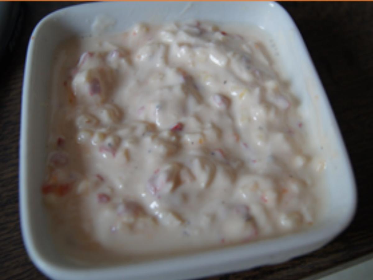 Grüner Spargel mit pikanten Jogurt, Vollkornbrot, Räucherlachs und ...