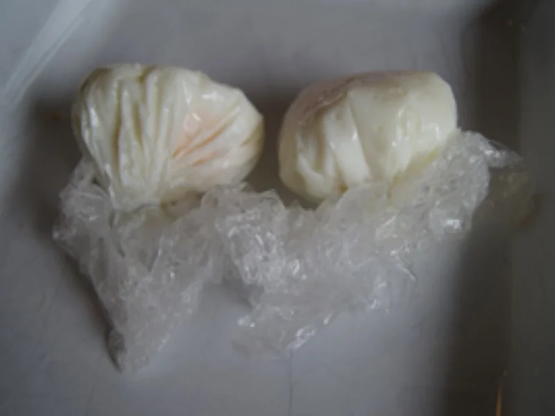 Grüner Spargel mit pikanten Jogurt, Vollkornbrot, Räucherlachs und pochierten Ei - Rezept - Bild Nr. 13811