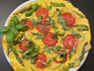 Omelette mit grünem Spargel, Tomaten und Käse - Rezept - Bild Nr. 13801