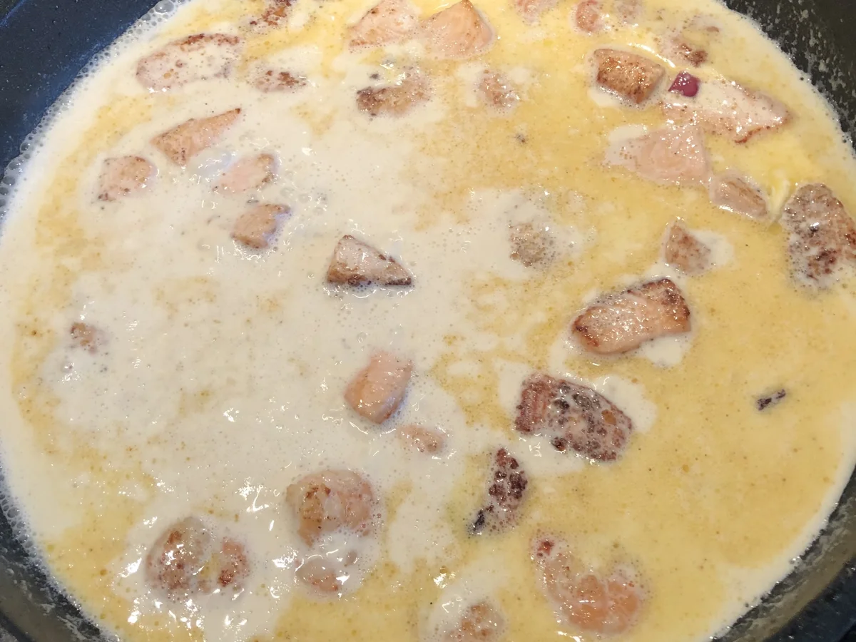 Bandnudeln mit Lachs-Sahne-Sauce - Rezept - Bild Nr. 13836