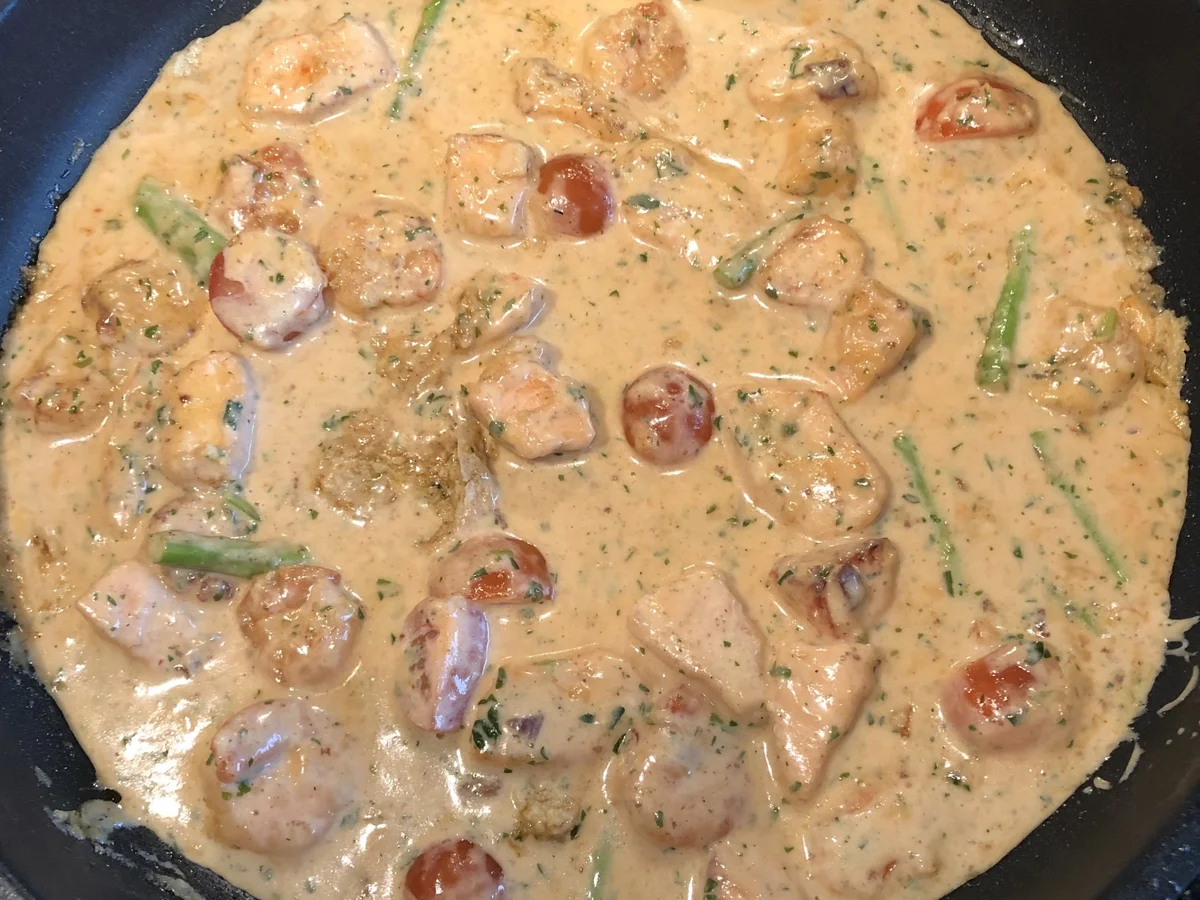 Bandnudeln mit Lachs-Sahne-Sauce - Rezept - Bild Nr. 13838