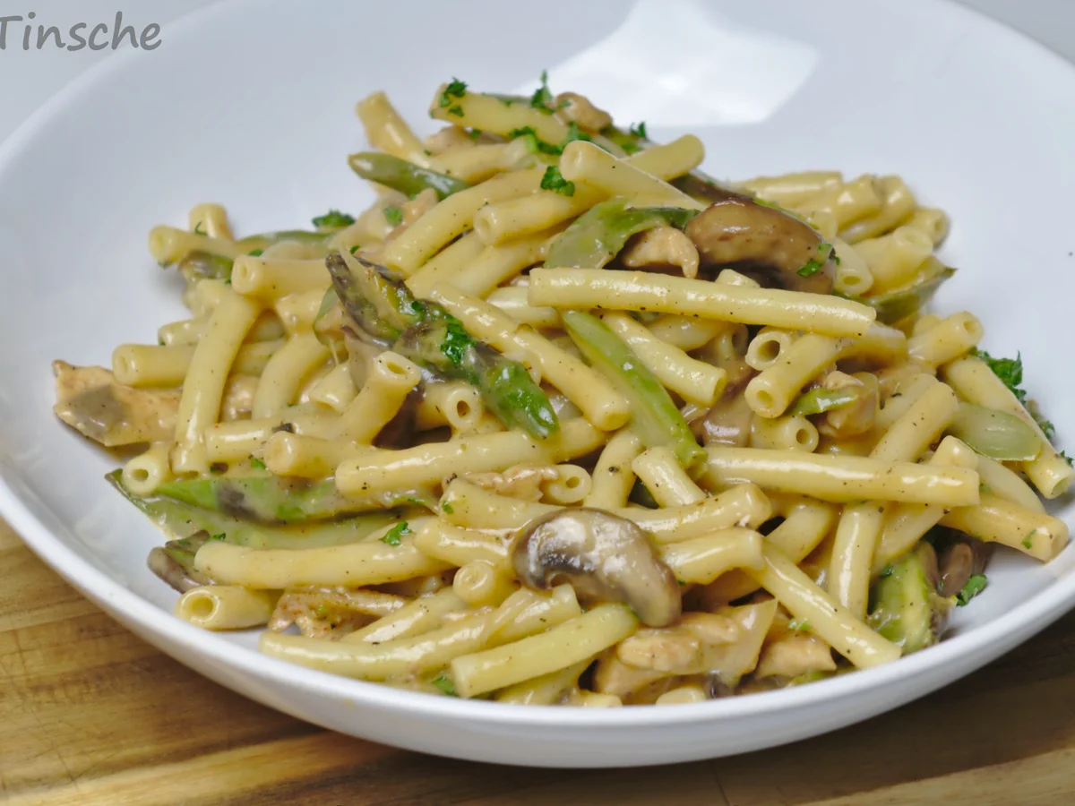 Hähnchenpasta mit grünem Spargel & Champignons - Rezept - Bild Nr. 13874