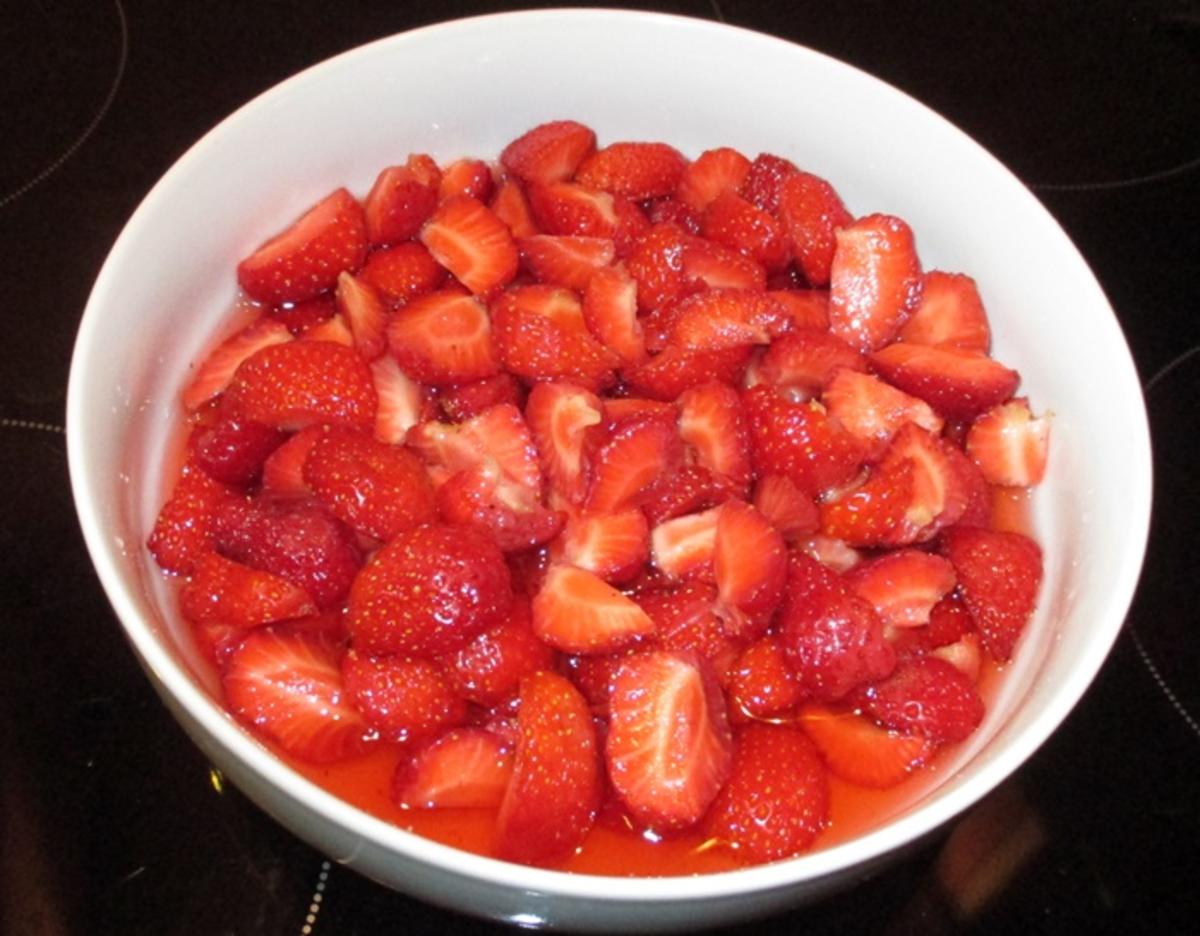 Erdbeeren mit Schlagsahne - Rezept - Bild Nr. 3