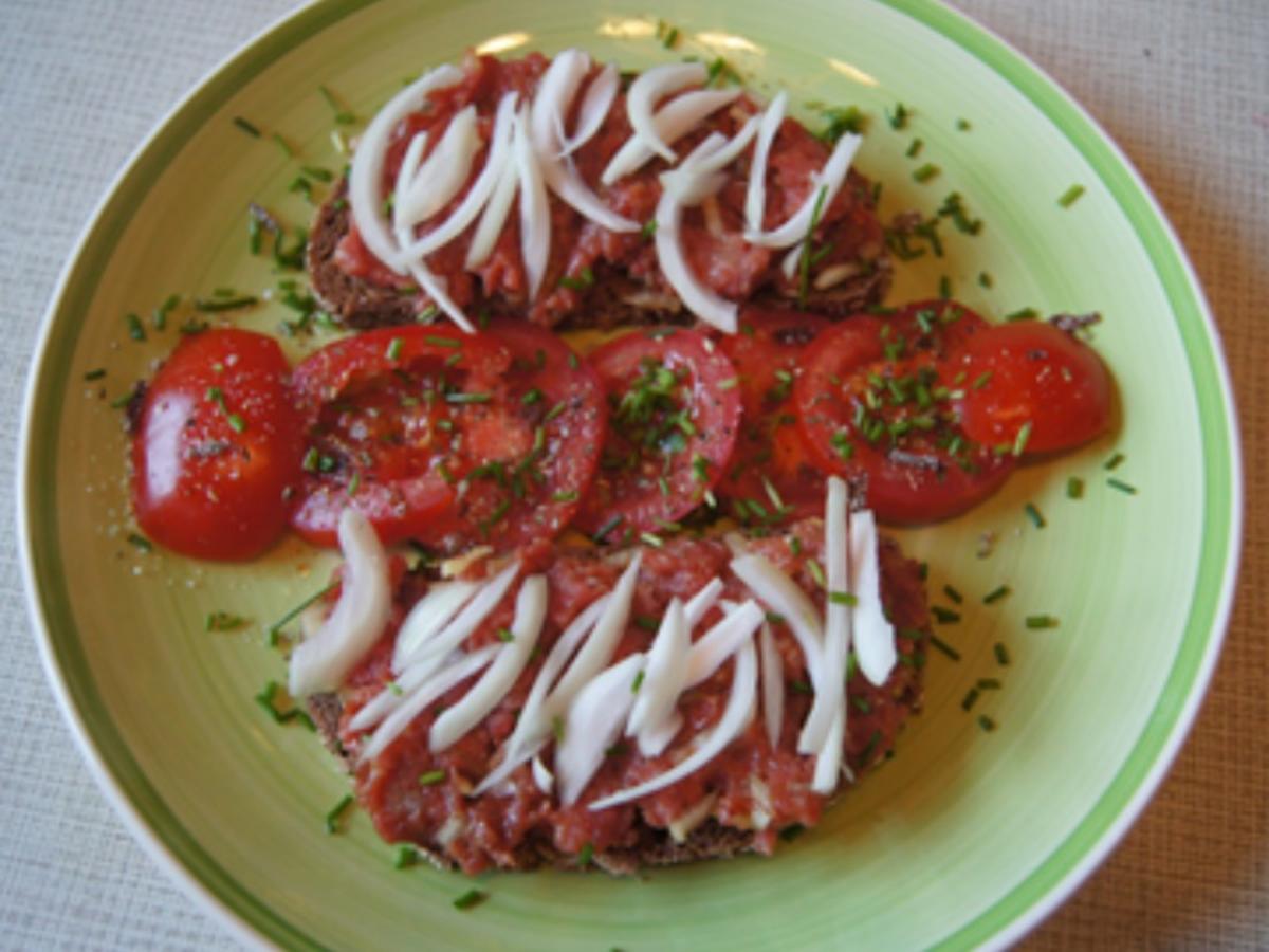 Vollkornbrot mit Tartar und Tomaten - Rezept - Bild Nr. 2