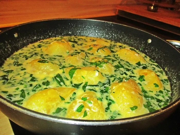 Hühnchen vom Spieß mit Bärlauch-Sahnekartoffeln - Rezept - Bild Nr. 13889