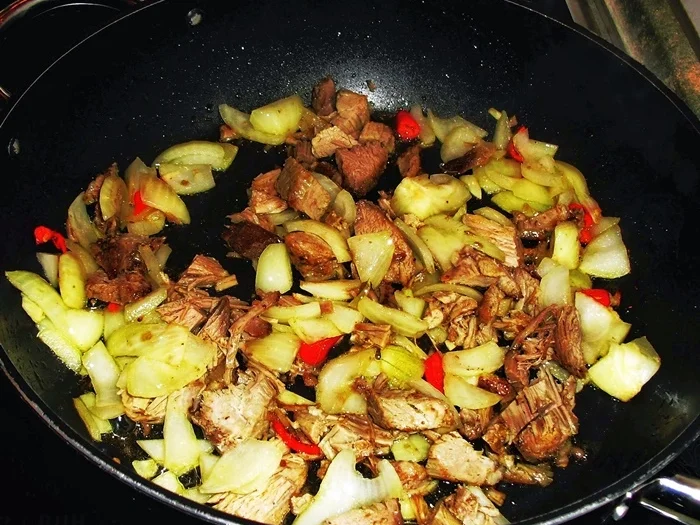 Tomaten-Nudeltopf mit gebratenem Fleisch-Resteverwertung - Rezept - Bild Nr. 13891