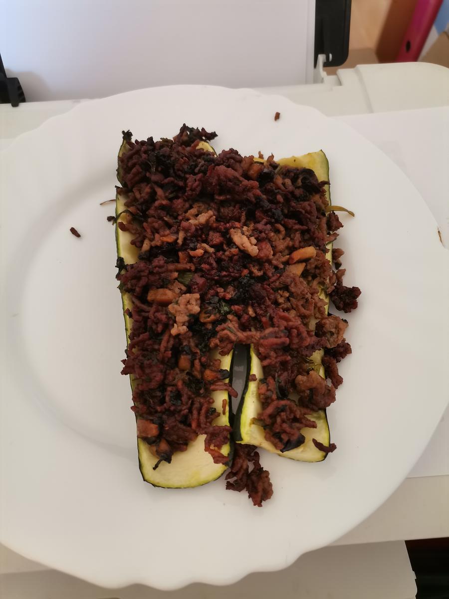 Gefüllte Zucchine - Rezept - Bild Nr. 13887