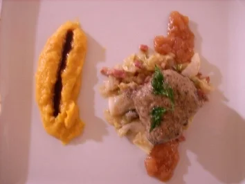 Rezept: Hirsch unter Pfefferkruste an Batatenpüree und Spitzkohl Hirsch unter Pfefferkruste an Batatenpüree und Spitzkohl - Rezept