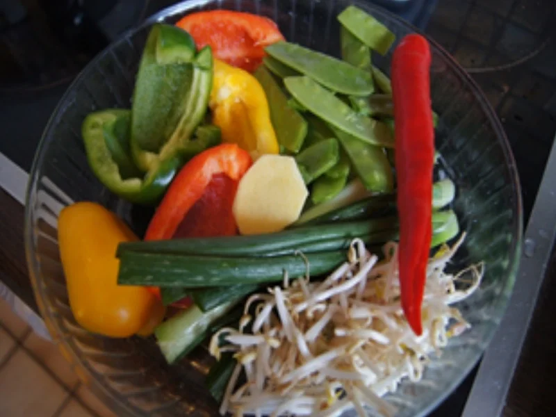 Gemüse-Wok mit Seelachsfilet - Rezept - Bild Nr. 4