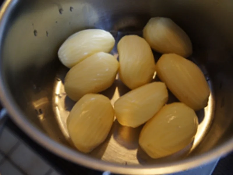 Kräuter-Schweinefilet mit grünem Spargel und Drillingen - Rezept - Bild Nr. 13917