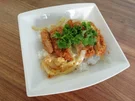 Gebackenes Katsudon - Schweinefleisch mit Ei auf Reisbett - Rezept - Bild Nr. 2