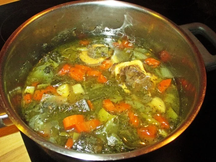 Rezept: Erbsentopf mit Lammfleisch-Resteverwertung Bild Nr. 6 Erbsentopf mit Lammfleisch-Resteverwertung - Rezept - Bild Nr. 6