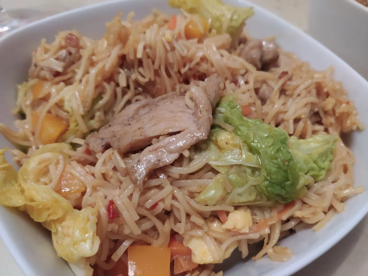 Chicken Chow Mein - Asiatische Gebratene Nudeln mit Hühnchenfleisch - Rezept - Bild Nr. 2