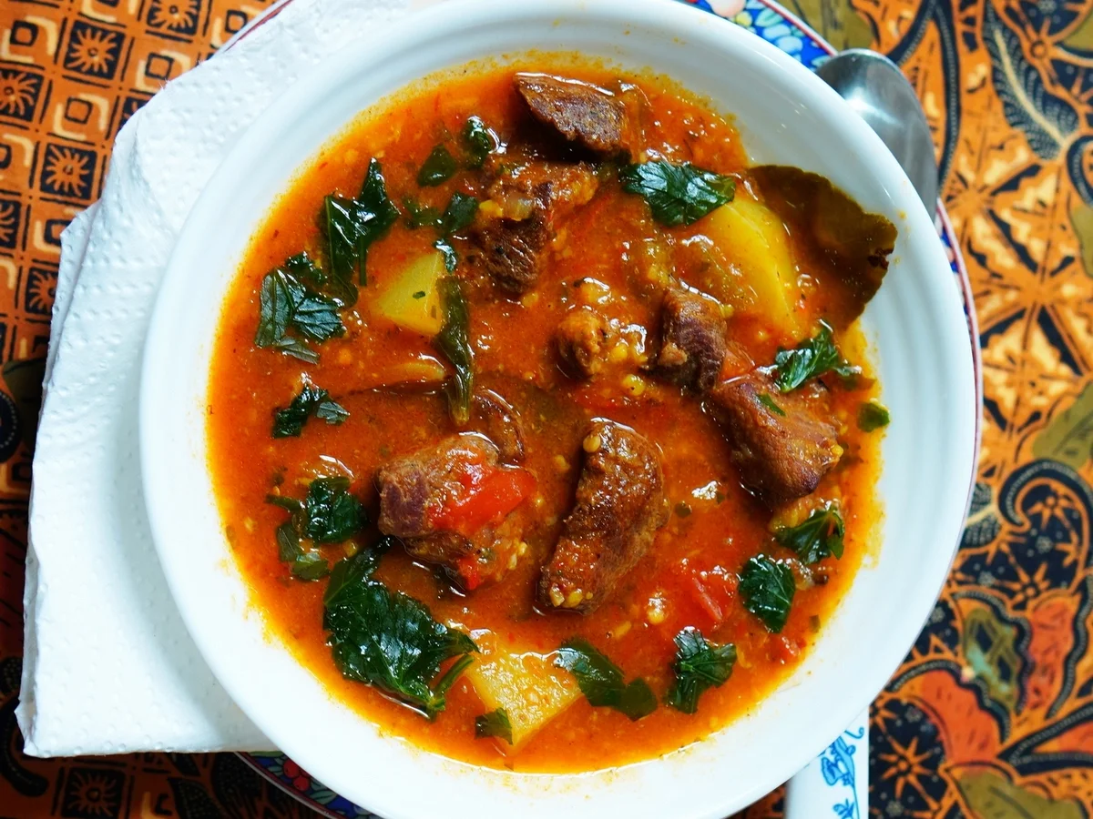 Rezept: Balinesische Wildschweinsuppe - Gulai Babi Hutan Bild Nr. 2 Balinesische Wildschweinsuppe - Gulai Babi Hutan - Rezept - Bild Nr. 2