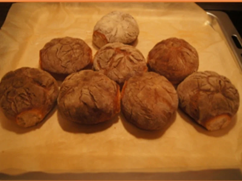 Rezept: Mini Bauernbrote Bild Nr. 11 Mini Bauernbrote - Rezept - Bild Nr. 11