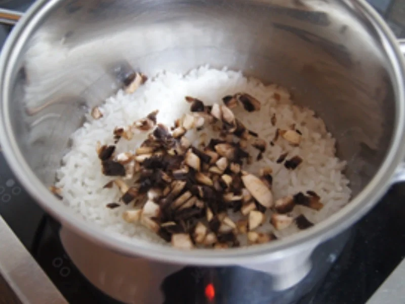 Rezept: Wachteleier mit Champignons, Rote Bete Salat und Jasmin Reis Bild Nr. 10 Wachteleier mit Champignons, Rote Bete Salat und Jasmin Reis - Rezept - Bild Nr. 10