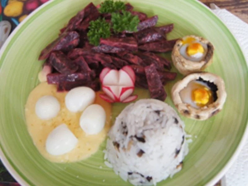 Rezept: Wachteleier mit Champignons, Rote Bete Salat und Jasmin Reis Bild Nr. 11 Wachteleier mit Champignons, Rote Bete Salat und Jasmin Reis - Rezept - Bild Nr. 11