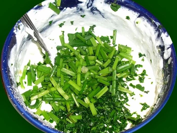 Pikanter Kräuterquark mit Pellkartoffeln - Rezept - Bild Nr. 3