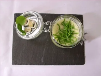 Legiertes Schaumsüppchen vom jungen Spinat mit Calamari - Rezept