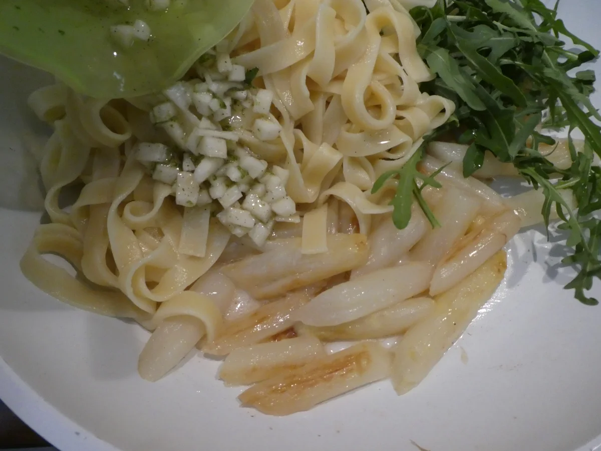 Spargel-Rucola-Tagliatelle - Rezept - Bild Nr. 13920