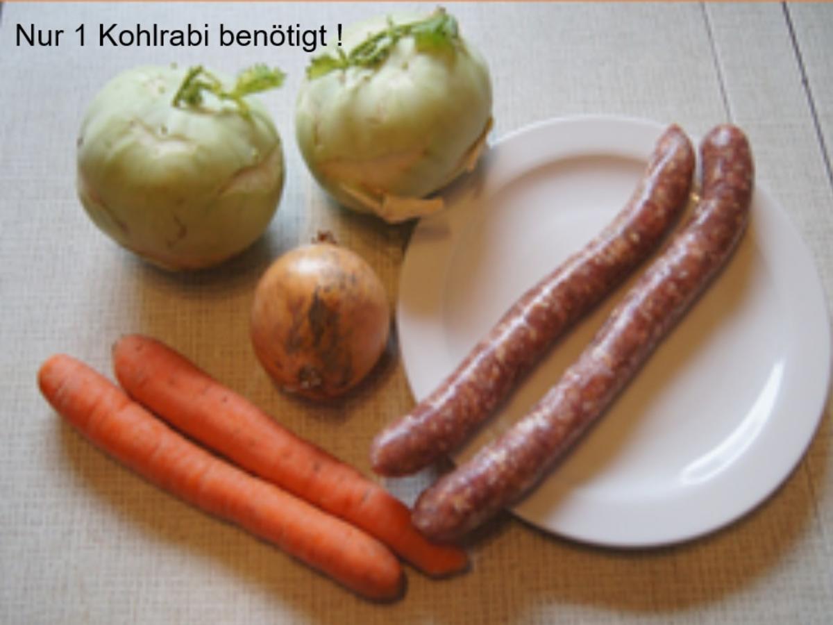 Fränkische Bratwurst mit Möhrenblüten-Kohlrabi-Gemüse - Rezept - Bild Nr. 3