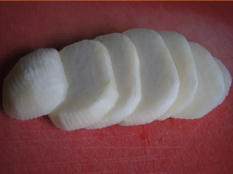 Rezept: Fränkische Bratwurst mit Möhrenblüten-Kohlrabi-Gemüse Bild Nr. 6 Fränkische Bratwurst mit Möhrenblüten-Kohlrabi-Gemüse - Rezept - Bild Nr. 6