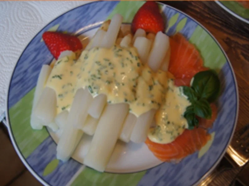 Bruchspargel mit Sauce Hollandaise legere und Räucherlachs - Rezept - Bild Nr. 8