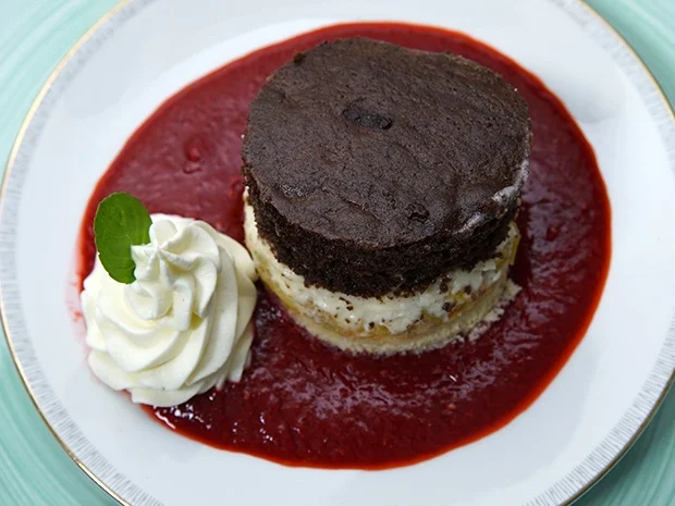 Rezept: Somlói Galuska auf Himbeerspiegel Bild Nr. 2 Somlói Galuska auf Himbeerspiegel - Rezept - Bild Nr. 2