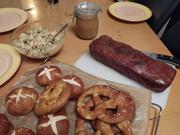 Leberkäse im Laugenbrötchen mit süßem Senf - Rezept - Bild Nr. 2