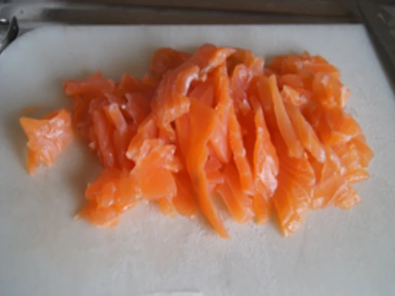 Gekochte Eier auf Lachs-Senf-Sauce, mit Rote Bete Salat und Drillingen - Rezept - Bild Nr. 4