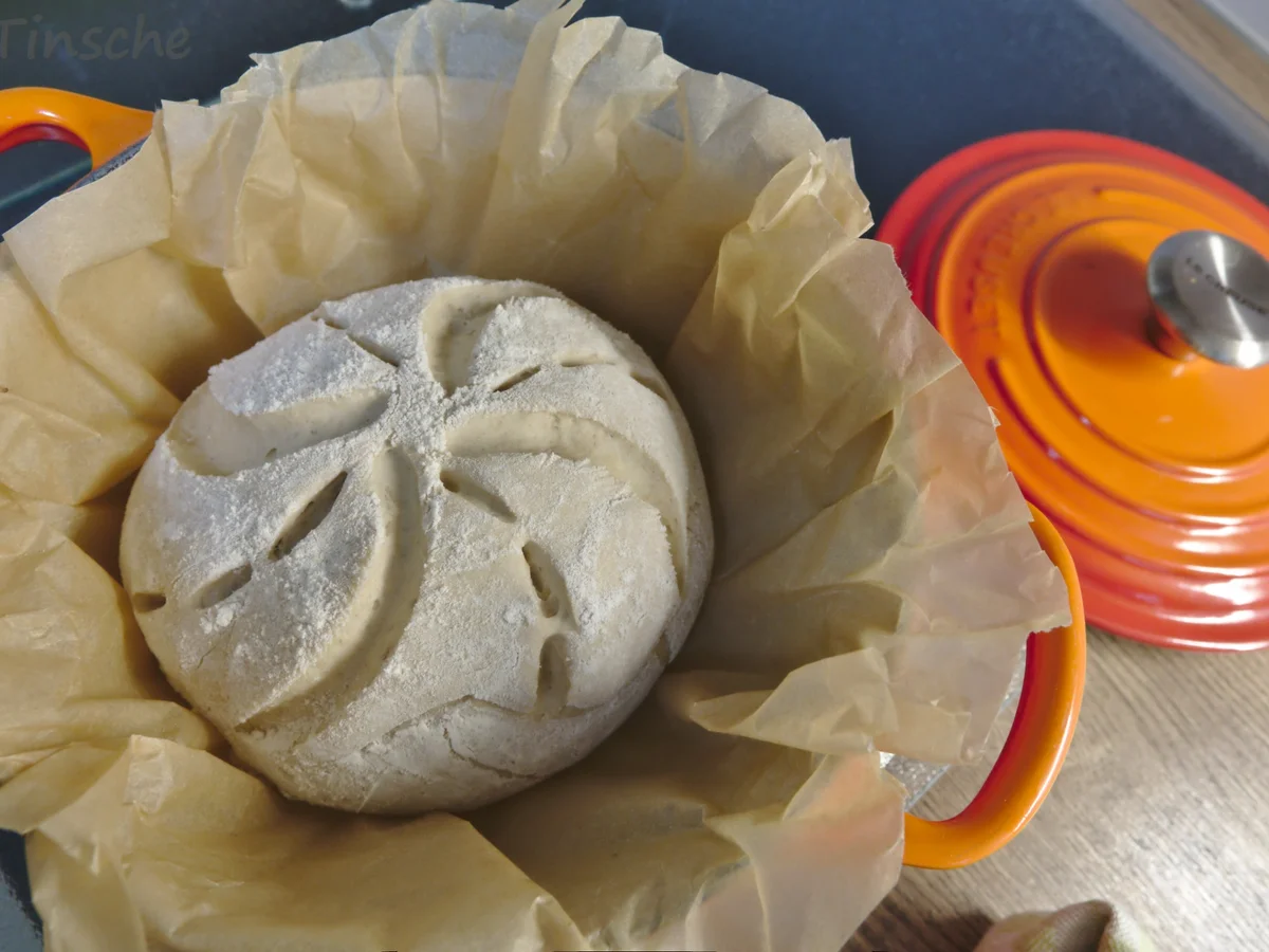 Kleines Bauernbrot aus dem Bräter - Rezept - Bild Nr. 13942