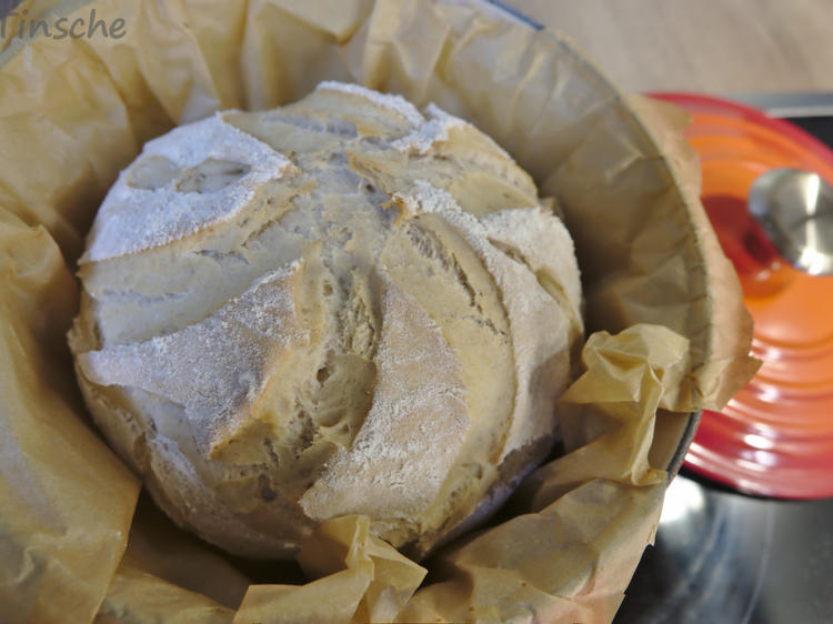 Kleines Bauernbrot aus dem Bräter - Rezept - kochbar.de