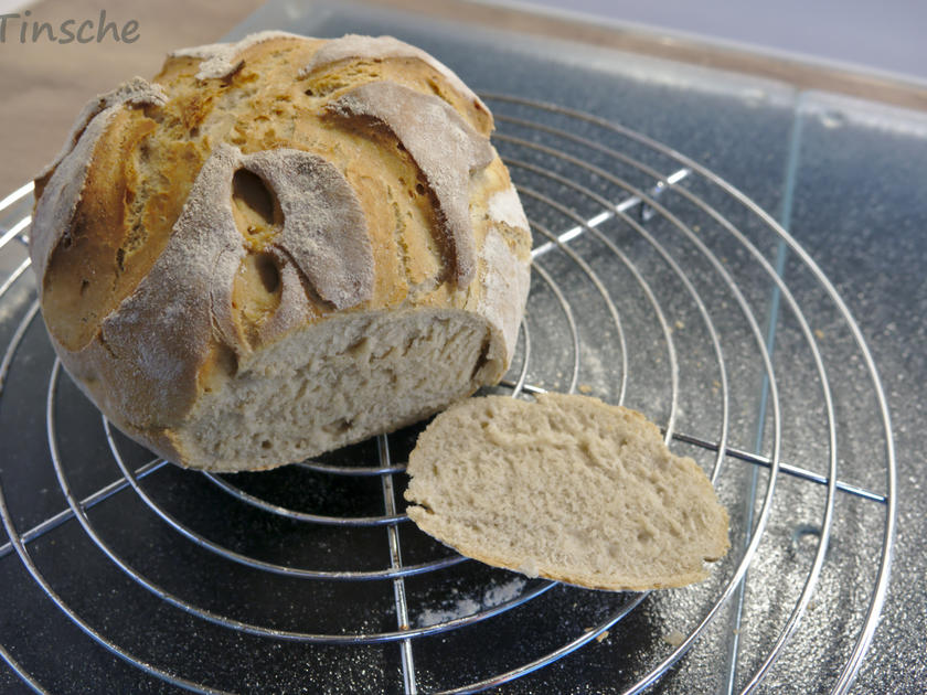 Kleines Bauernbrot aus dem Bräter - Rezept - kochbar.de