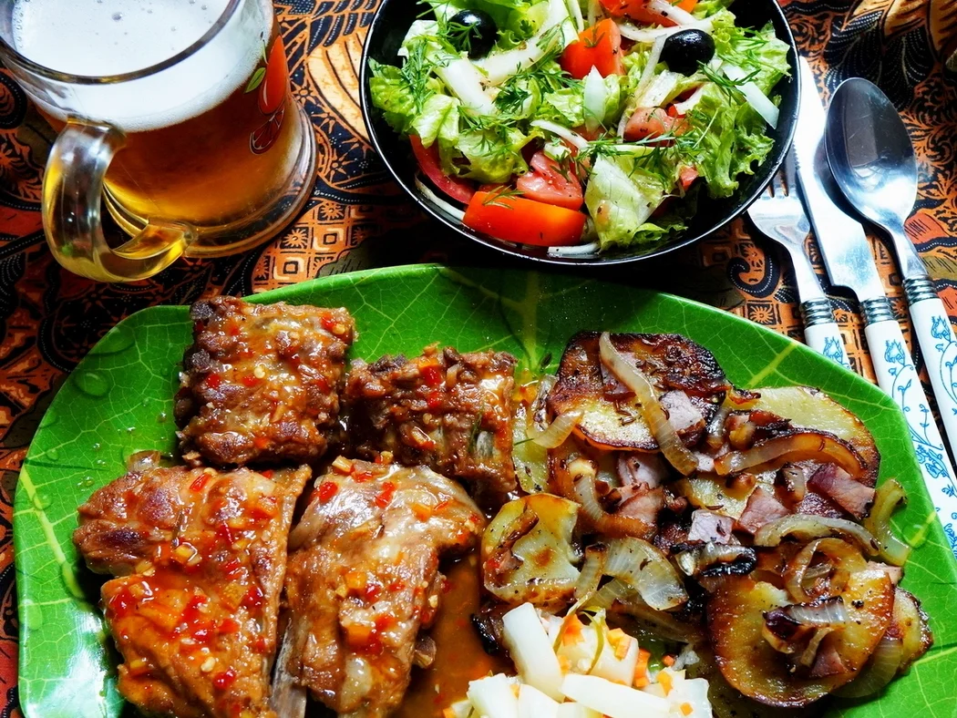 Rezept: Babyribs mit Bratkartoffeln und Salat ala Delicio Bild Nr. 13941 Babyribs mit Bratkartoffeln und Salat ala Delicio - Rezept - Bild Nr. 13941