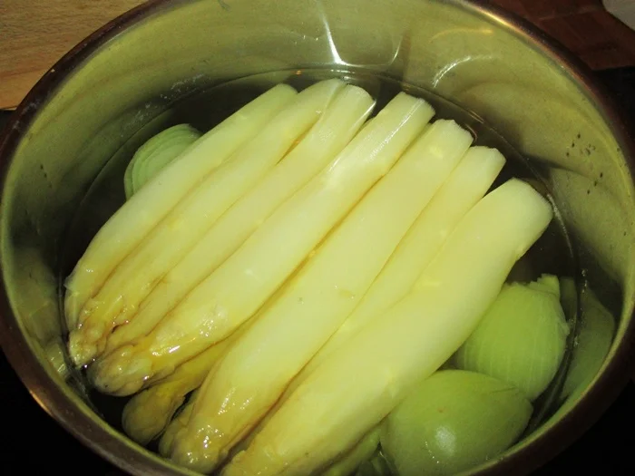 Rezept: Rotbarschfilet mit Spargel Bild Nr. 13948 Rotbarschfilet mit Spargel - Rezept - Bild Nr. 13948