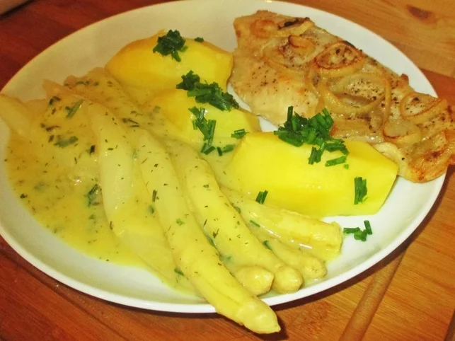 Rezept: Rotbarschfilet mit Spargel Bild Nr. 13951 Rotbarschfilet mit Spargel - Rezept - Bild Nr. 13951