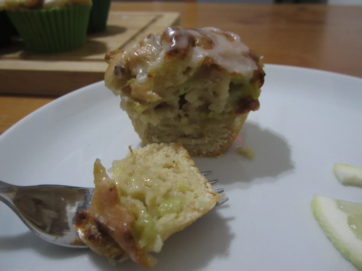 Rezept: Rhabarber-Zitronen-Muffins Bild Nr. 13948 Rhabarber-Zitronen-Muffins - Rezept - Bild Nr. 13948