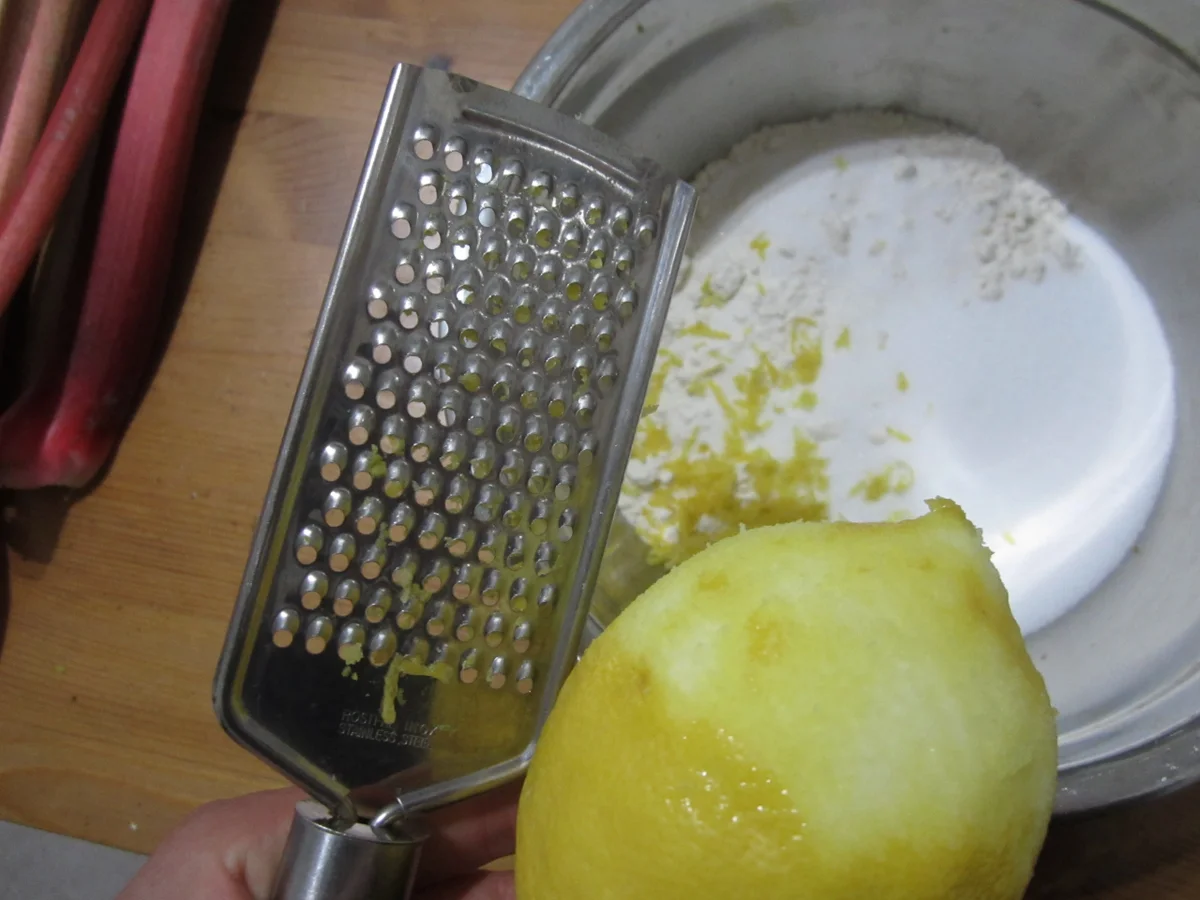 Rezept: Rhabarber-Zitronen-Muffins Bild Nr. 13949 Rhabarber-Zitronen-Muffins - Rezept - Bild Nr. 13949