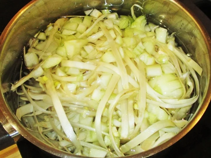 Rezept: Ein feines Spargelsüppchen Bild Nr. 6 Ein feines Spargelsüppchen - Rezept - Bild Nr. 6