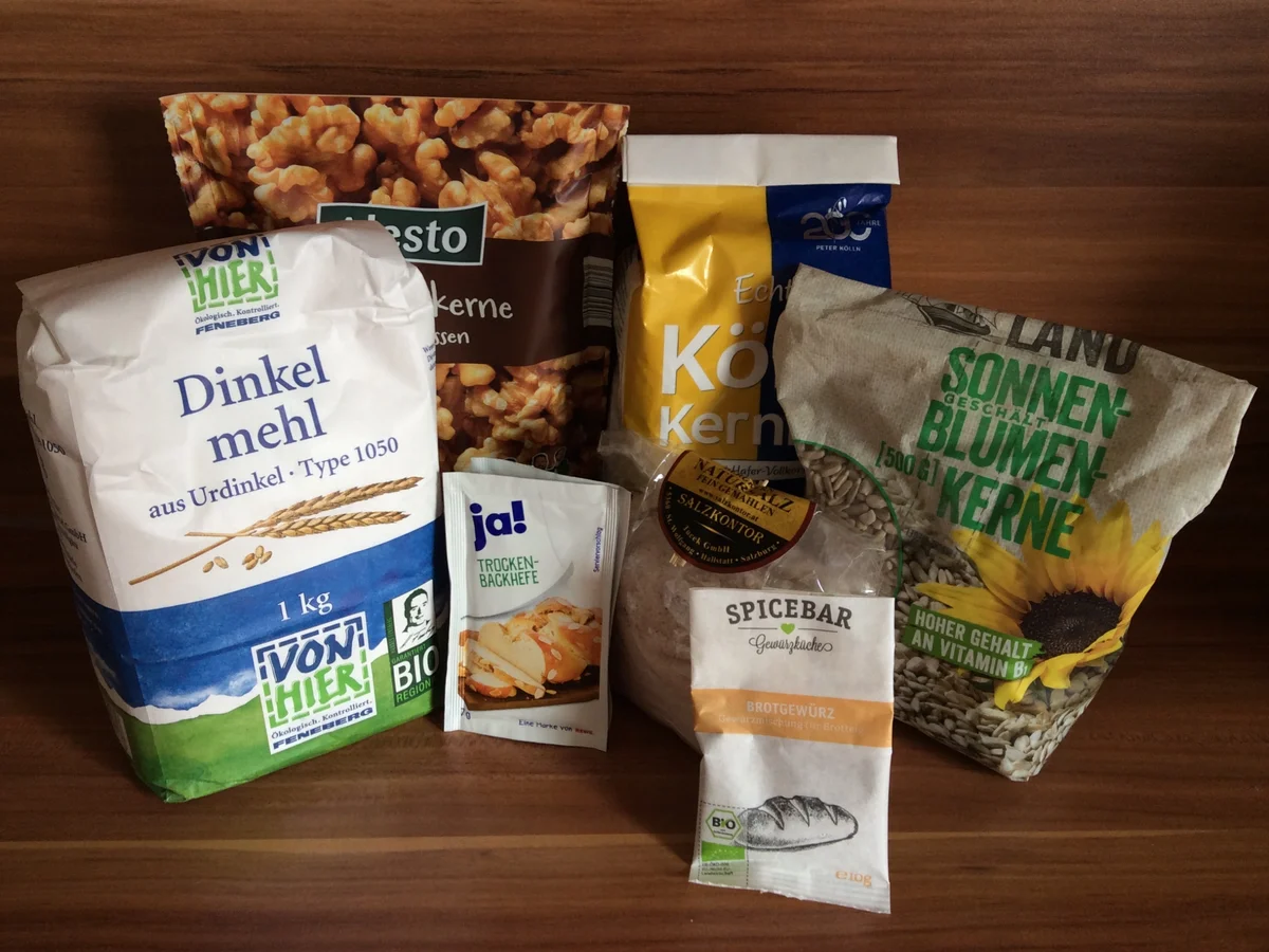 Rezept: Dinkel-Walnussbrot im Topf gebacken Bild Nr. 13962 Dinkel-Walnussbrot im Topf gebacken - Rezept - Bild Nr. 13962