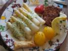 Spargelspitzen mit Sauce Hollandaise legere, Knusper-Kalbsschnitzel und Baby-Kartoffeln - Rezept - Bild Nr. 13960