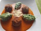 Hackbällchen gefüllt, mit Tomaten-Paprika-Soße und Malfatti - Rezept - Bild Nr. 13960