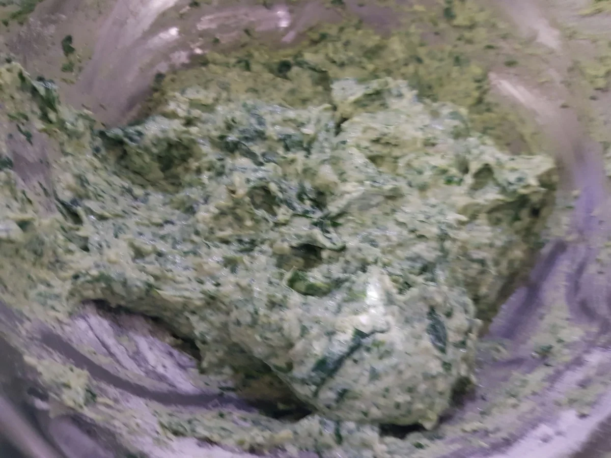 Hackbällchen gefüllt, mit Tomaten-Paprika-Soße und Malfatti - Rezept - Bild Nr. 13961