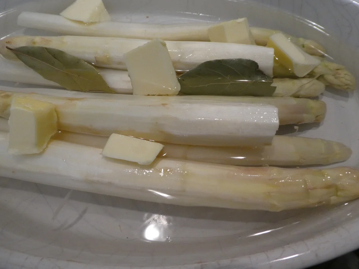 Ofenspargel mit Ei und grüner Sauce - Rezept - Bild Nr. 13966